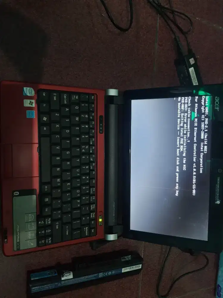 Laptop Acer Aspire One (ada minus)