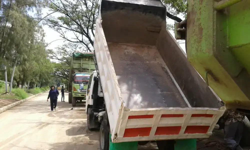 Buang puing dan jual pasir bangka