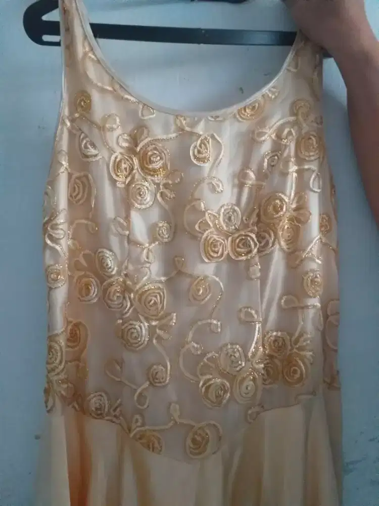 Jual Dress pesta 1x pakai merk perancang busana