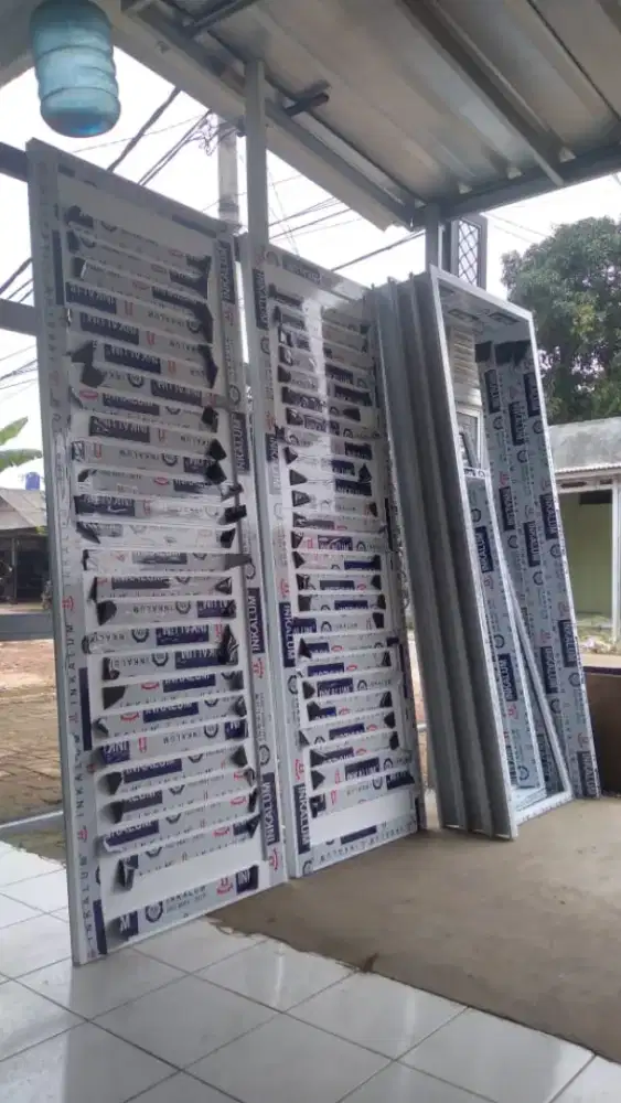 Kusen pintu aluminium