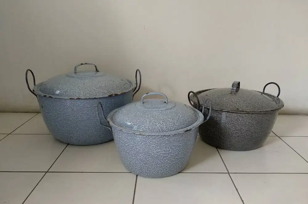 3 Panci Enamel warna abu-abu bintik putih