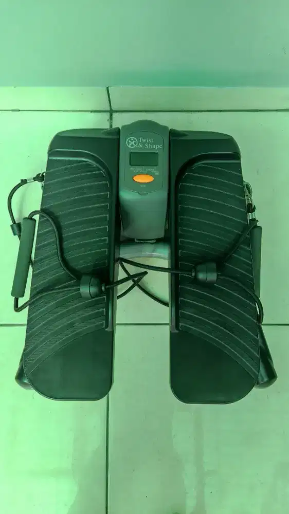 JUAL MURAH & CEPAT. Twist & Shape. Bagus & Jarang Pakai