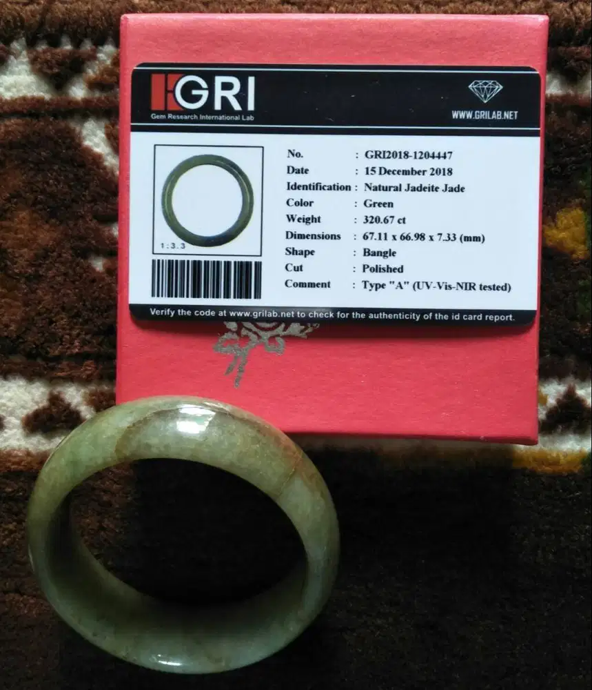 Natural green jade bangle / gelang giok type A 320 carat bersertifikat