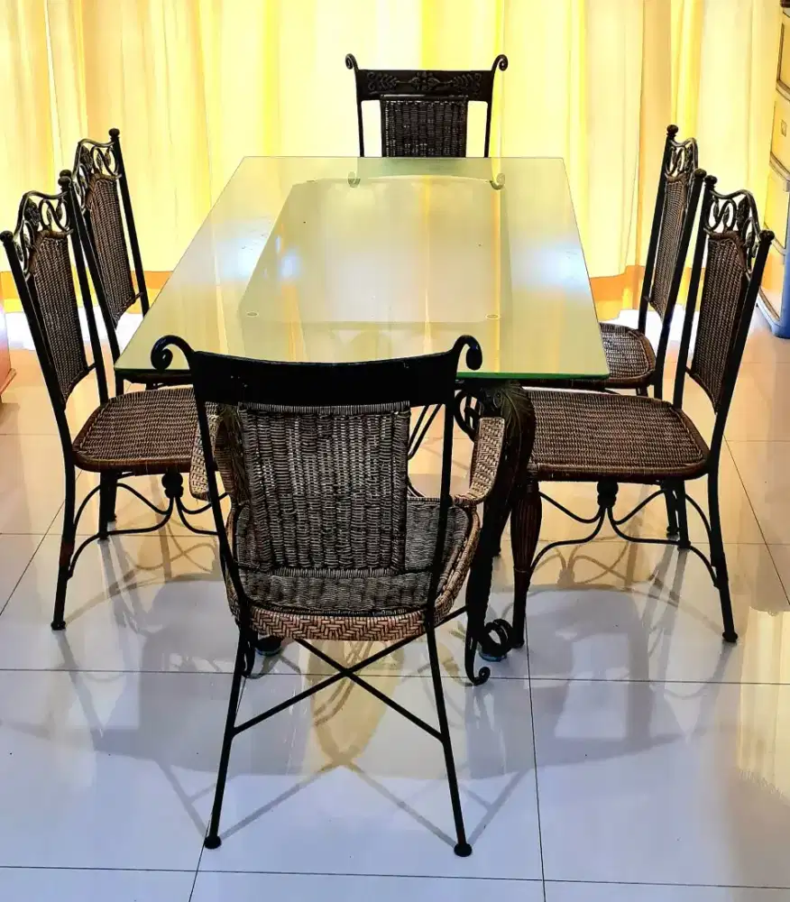 Meja Makan Wrought Iron