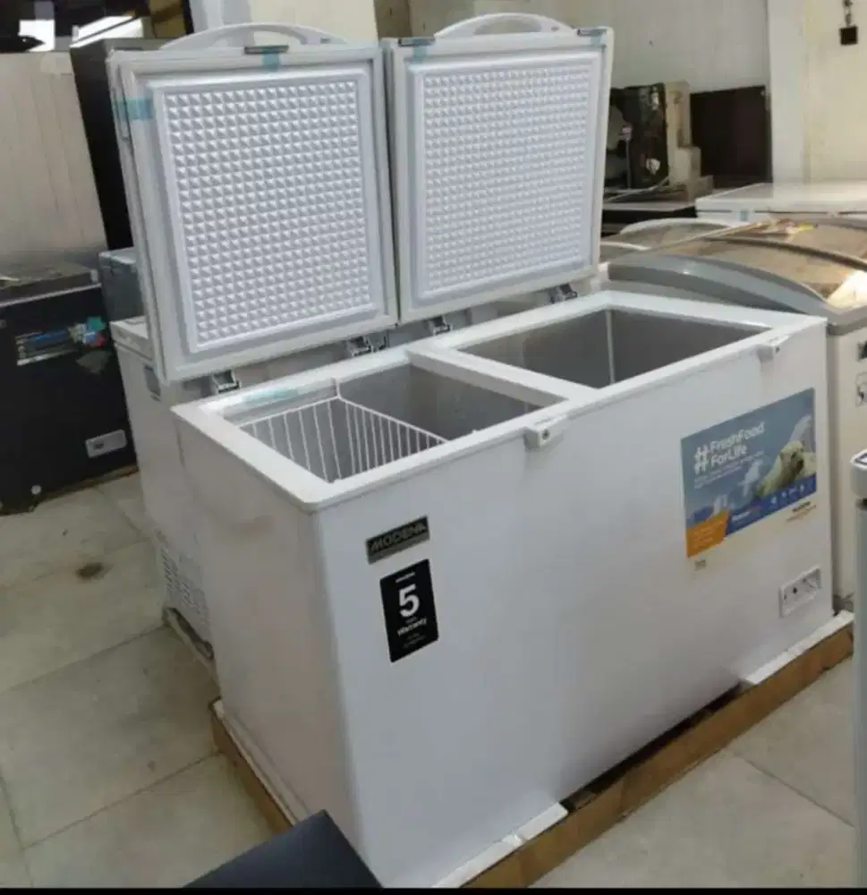 Freezer Box Modena Dua Pintu MD37W