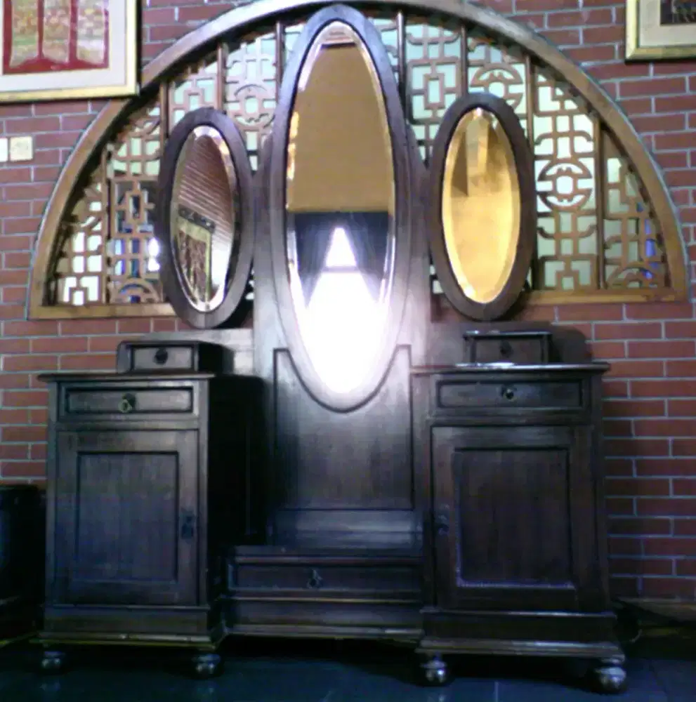 Jual meja rias antik kayu klasik