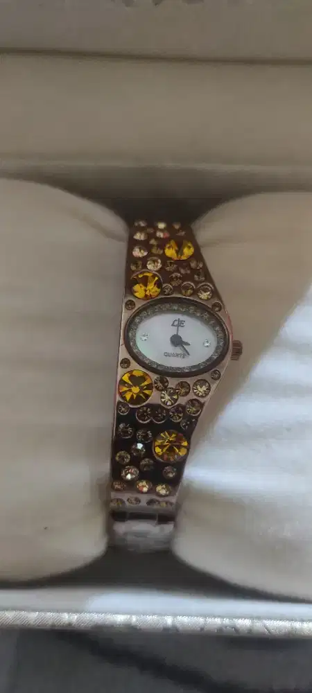 Jam tangan wanita LE LecLises masi baru kondisi normal