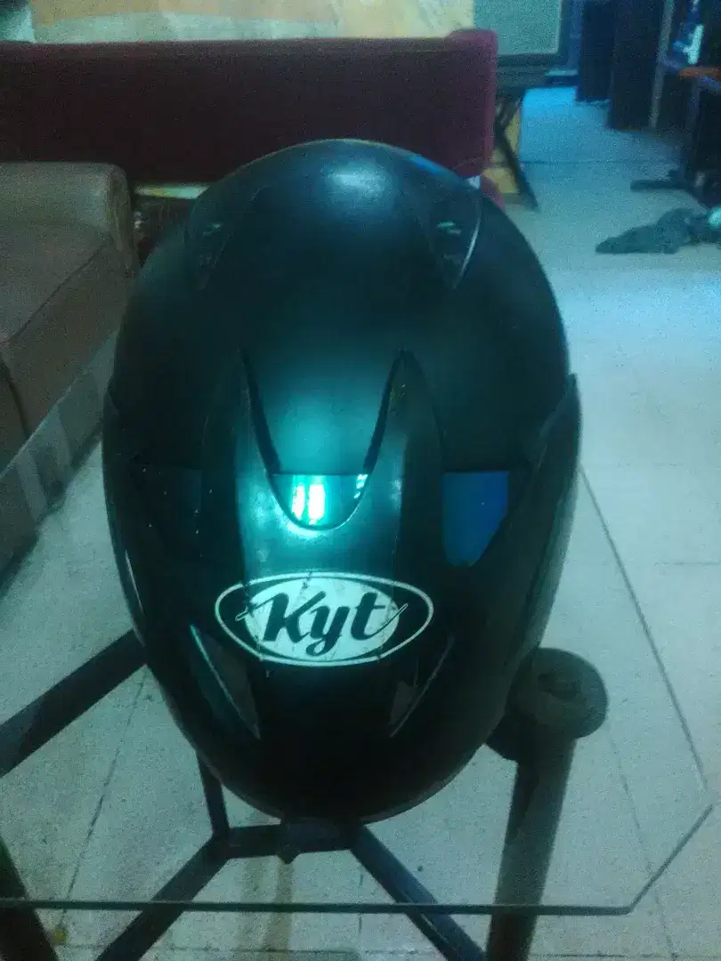 Helm merk kyt  siap pakai