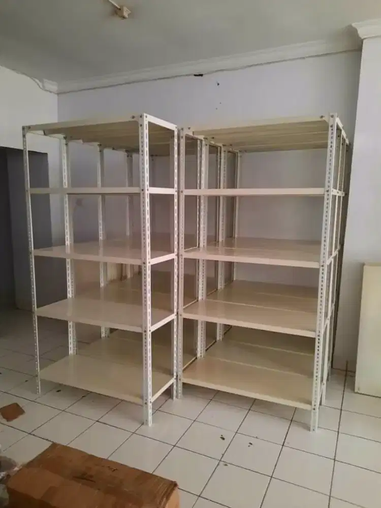 Rak besi siku lubang 5 susun kuat dan kokoh