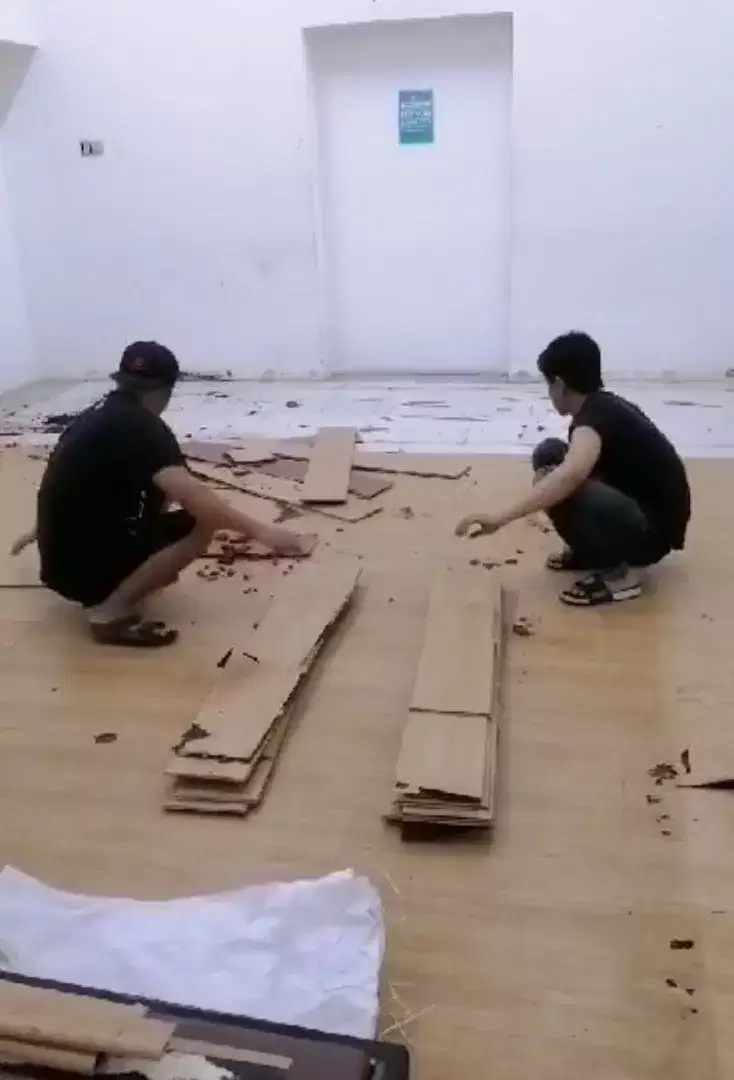 Instalasi listrik dan flooring lantai vinyl