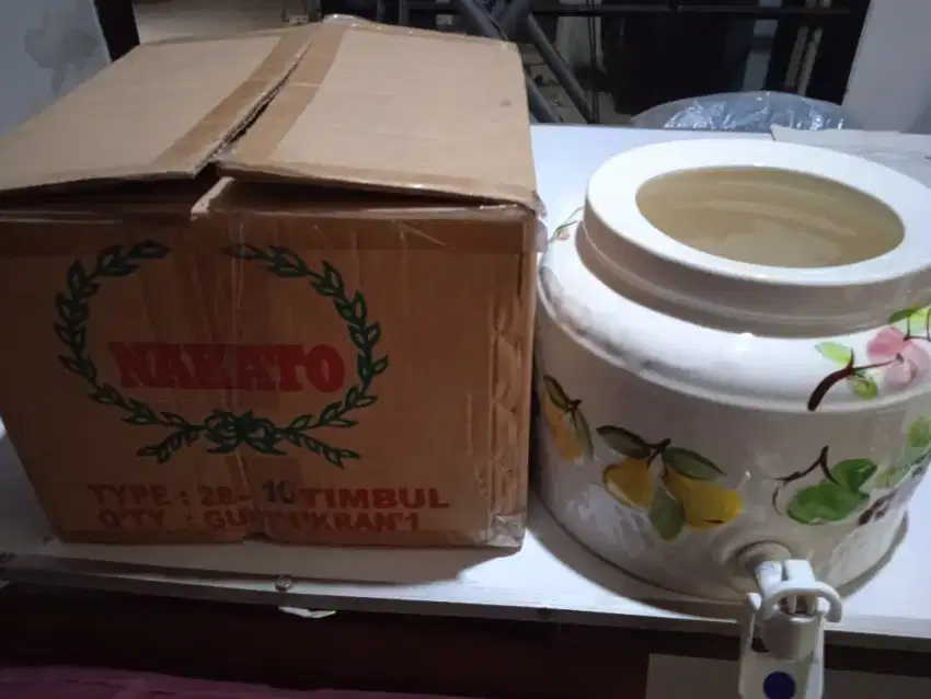 GUCI DISPENSER GALON KERAMIK MOTIF TIMBUL NAKATO Asli mulus