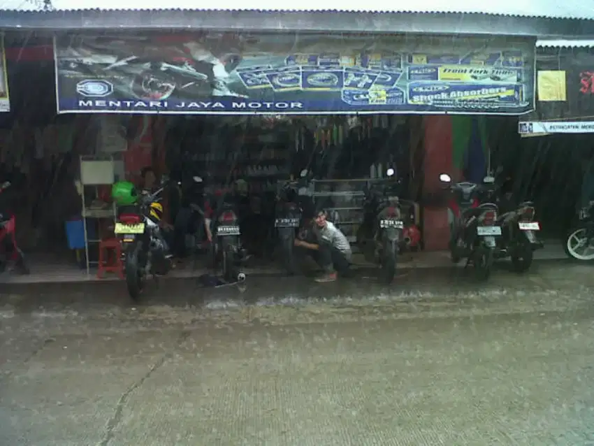 cari mekanik motor