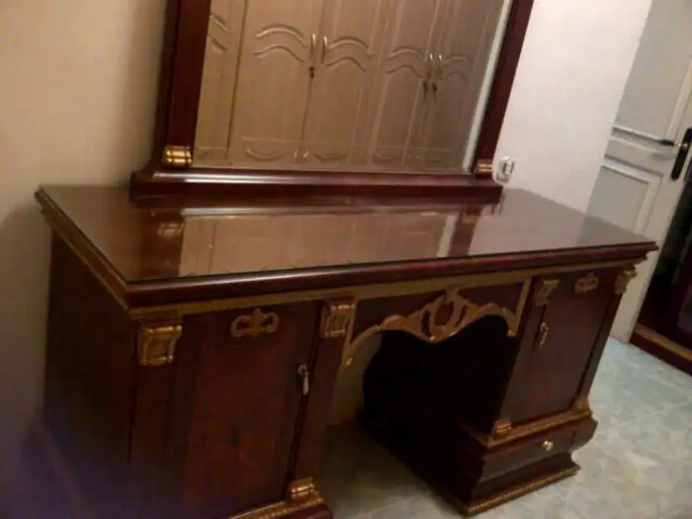 Meja Rias Davinci. Authentic.