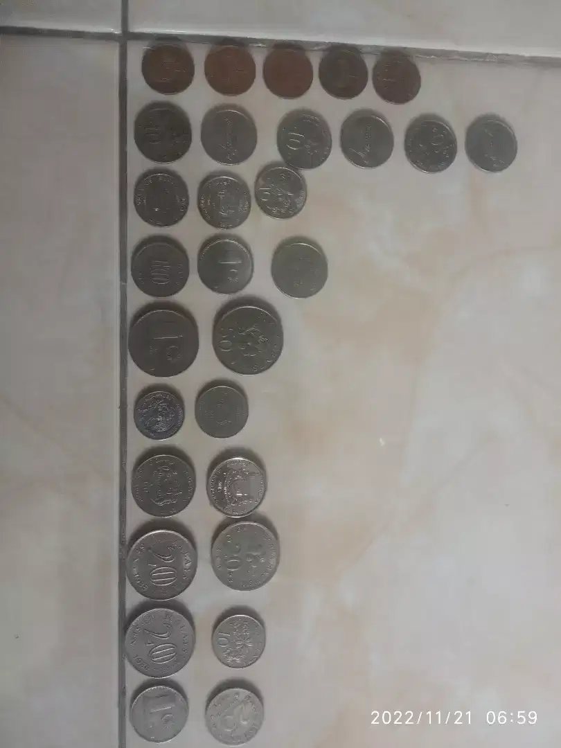 Koleksi uang koin luar dan dalam negeri