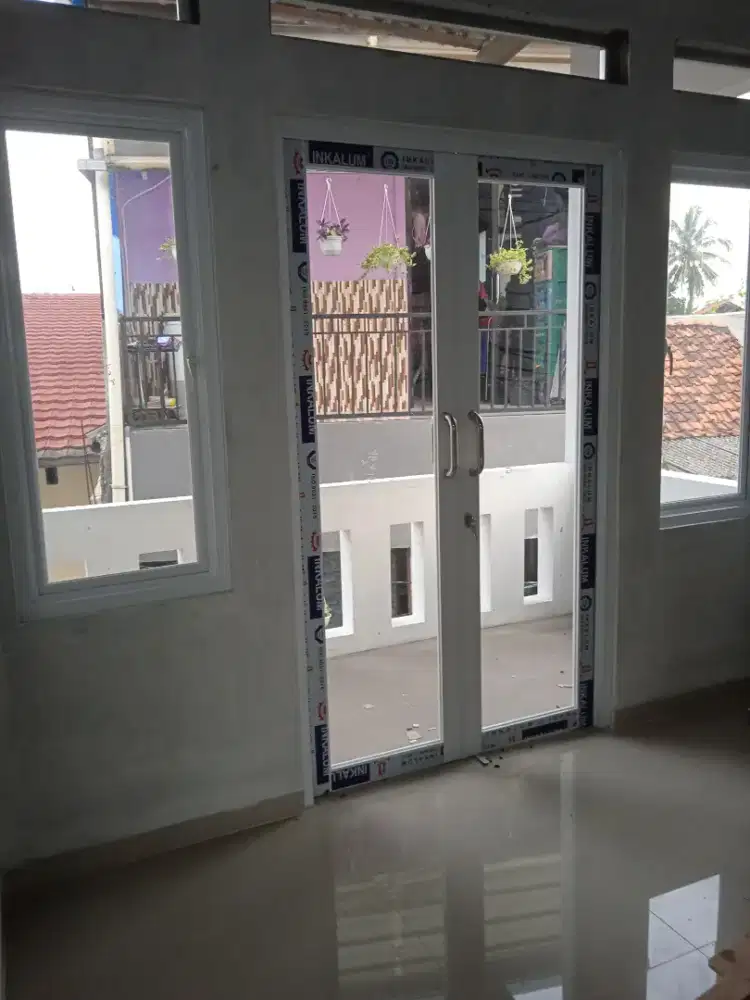 Pintu aluminium Swing Double/plus jendela