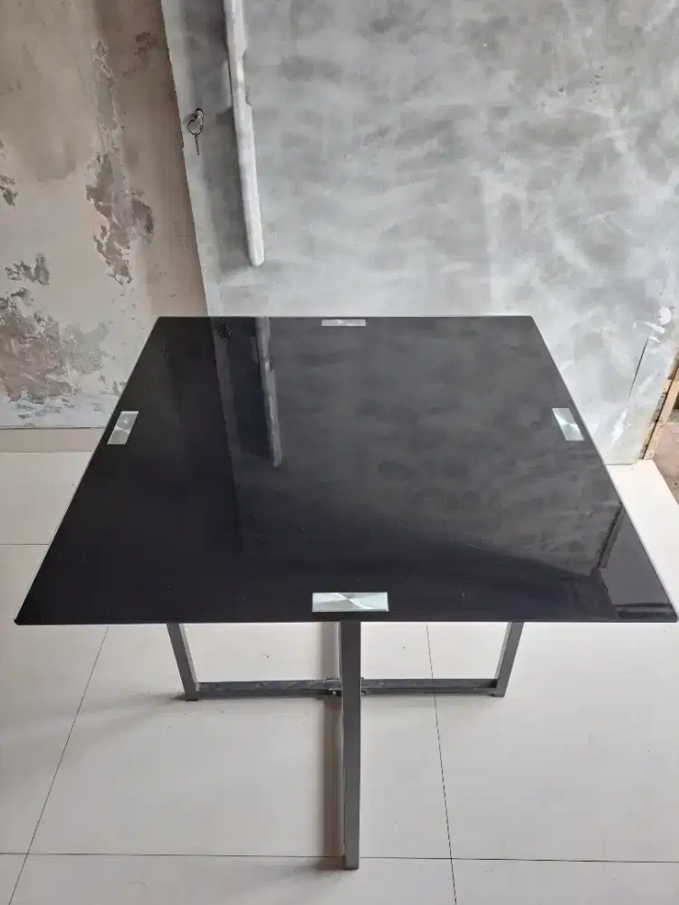 Meja Makan Kaca Second