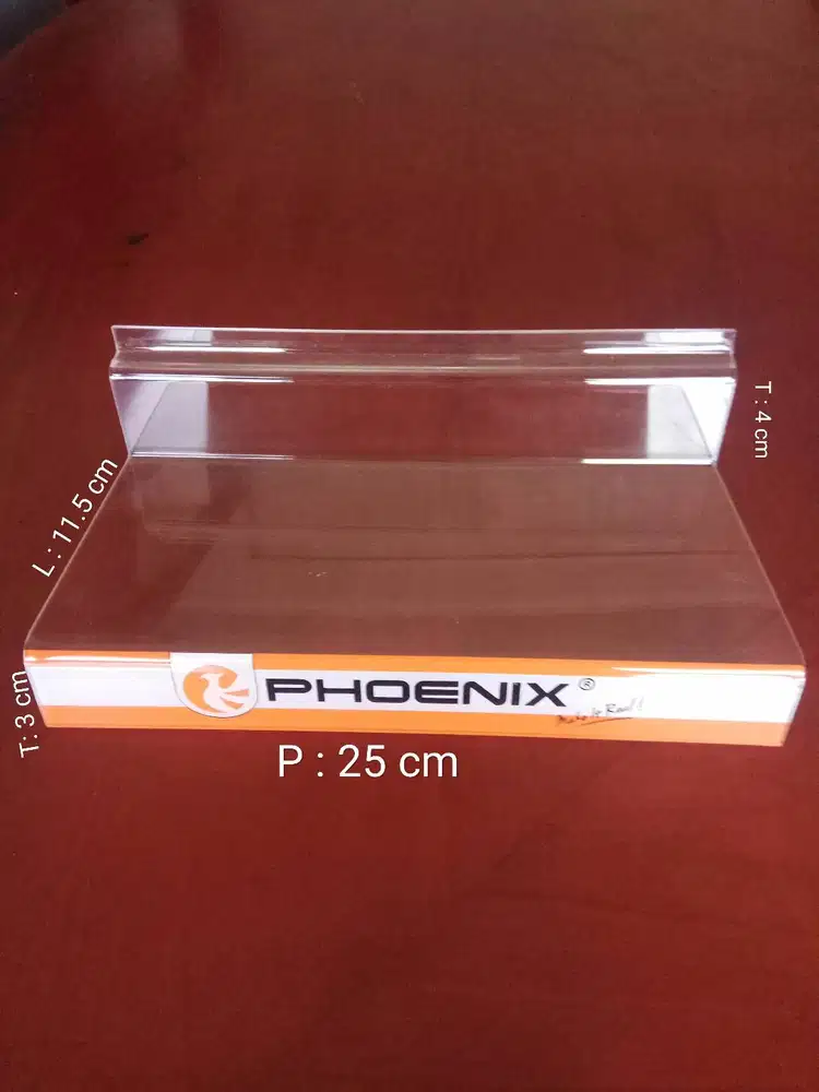 display / pajangan sepatu