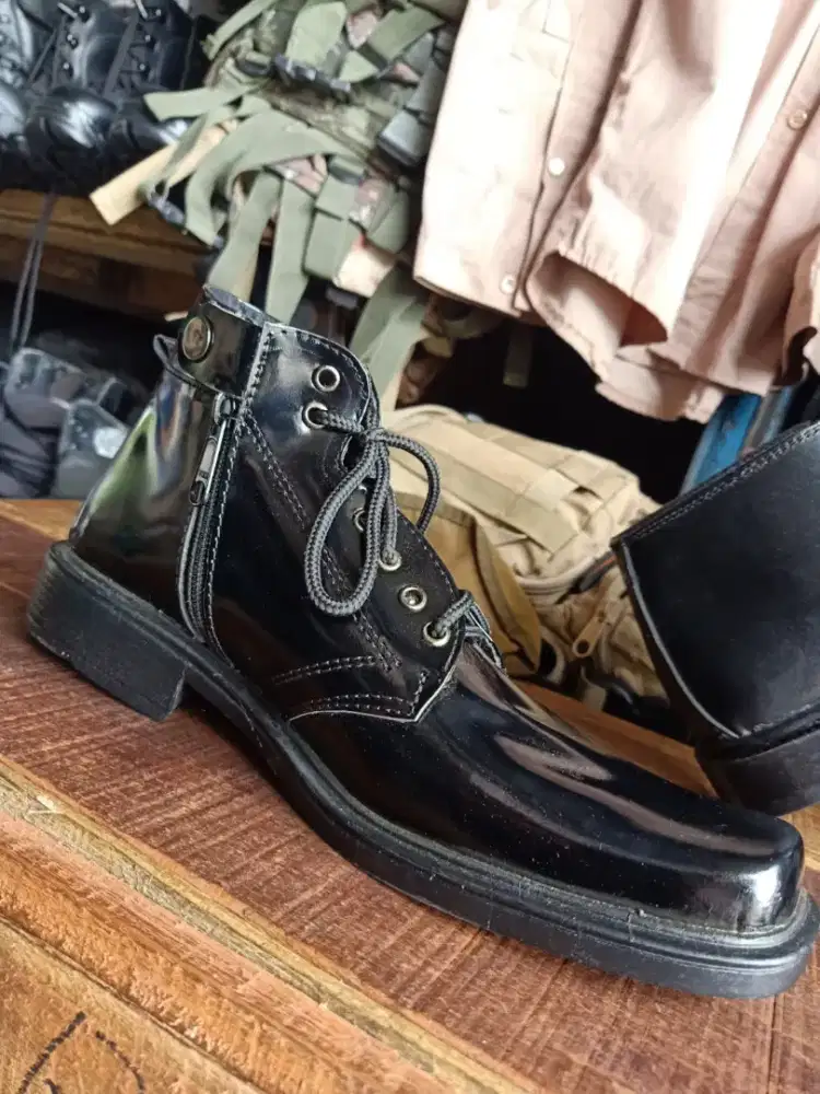 Sepatu PDH kilap tali hidup dan mati