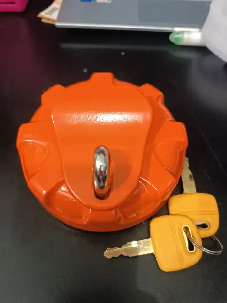 Tutup tangki solar hitachi Baru