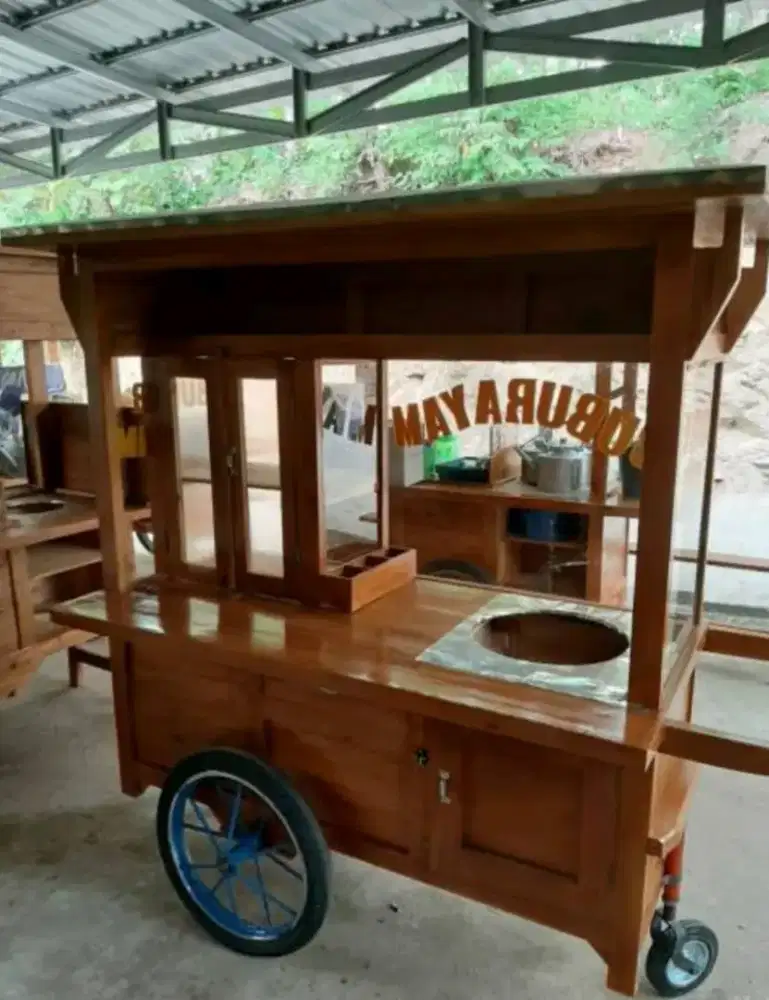 Sedia gerobak angkringan,sate,mie ayam bakso,soto,roti bakar,bubur dll