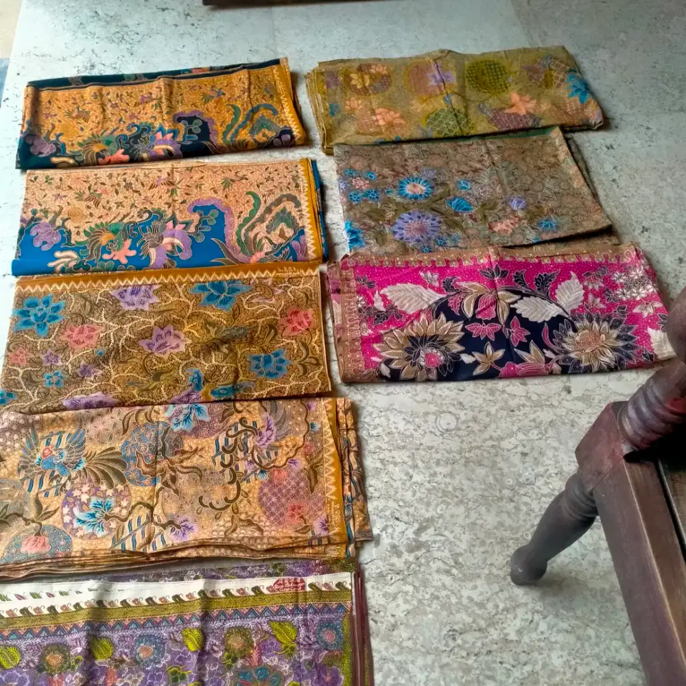 Dijual kain batik corak lama puluhan tahun antik  tidak pernah dipakai