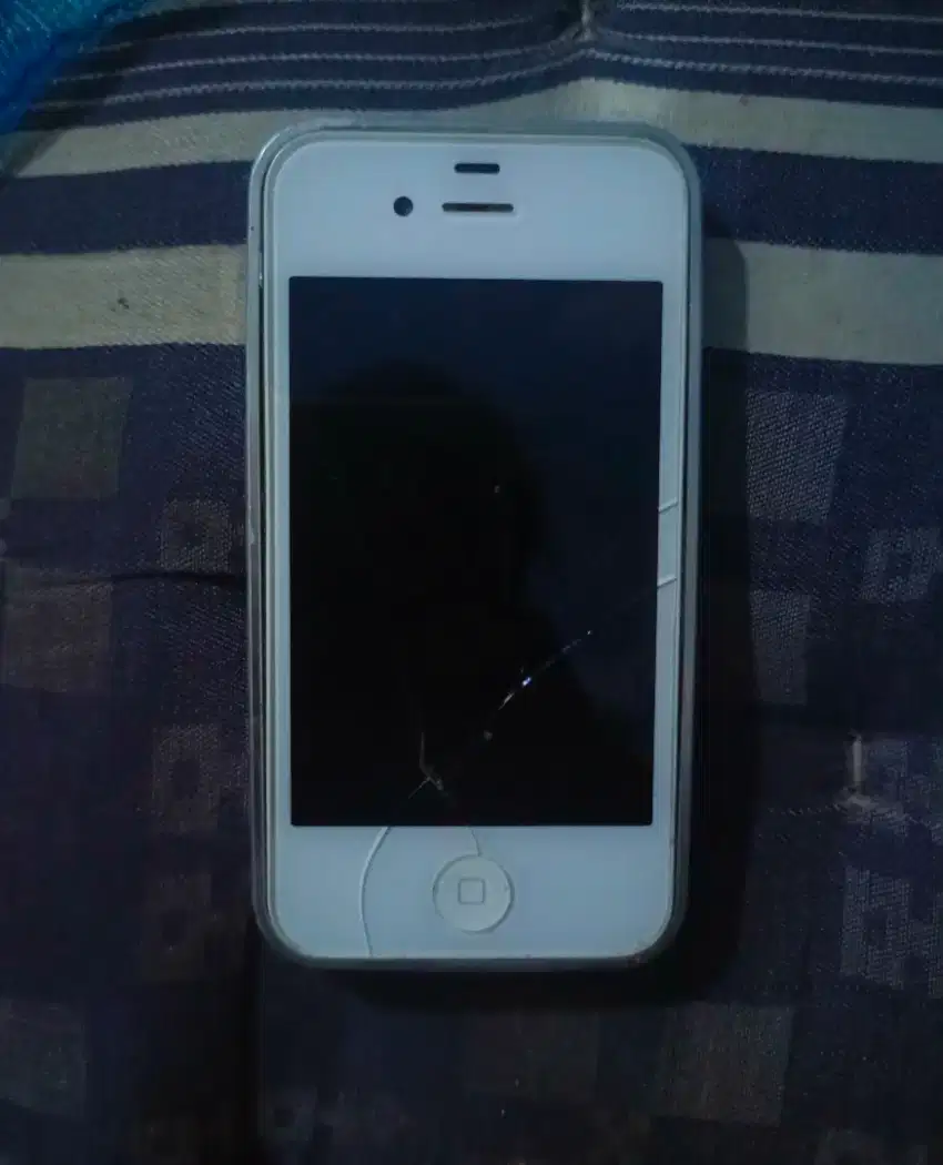 iPhone 4G bekas