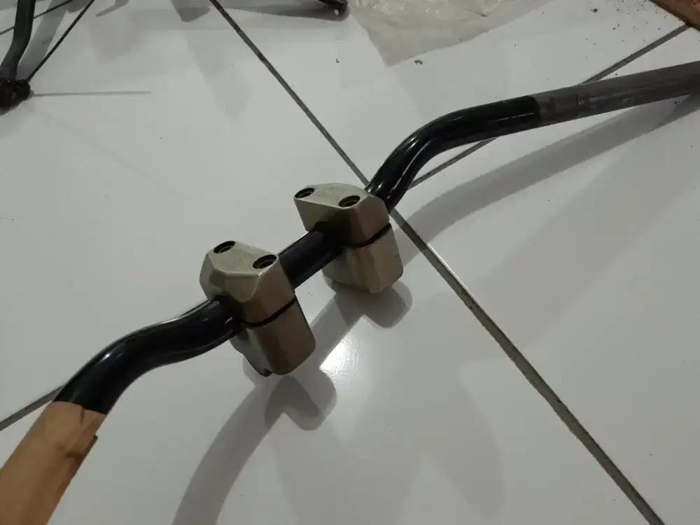 Stang Yamaha RZR original + raiser NUI