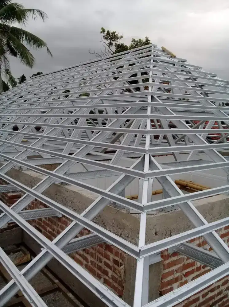 Terima pemasangan rangka atap baja ringan