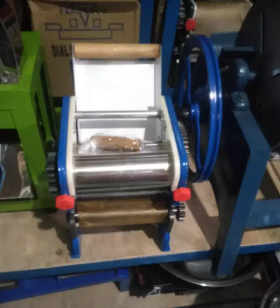 ( rumah teknik jogja) gilingan mie manual ,kuat,murah,harga mulai550rb