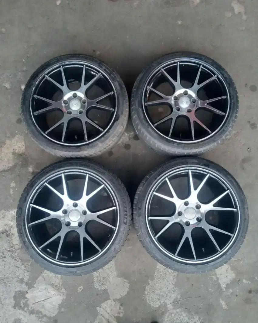 Velg vossen r18 5x114.3 lbr8/9 et38 sepaket ban