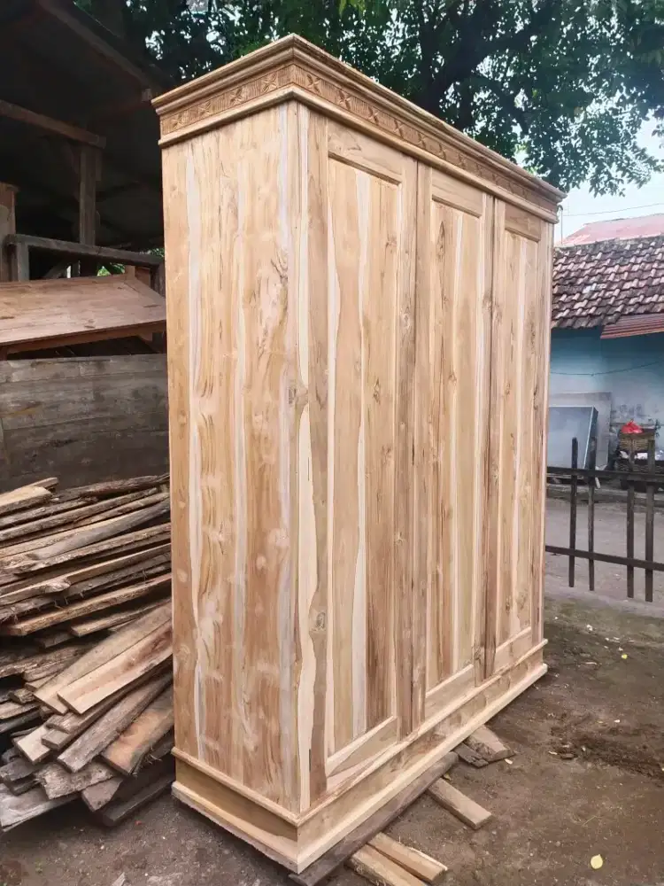 Almari 3 pintu jati