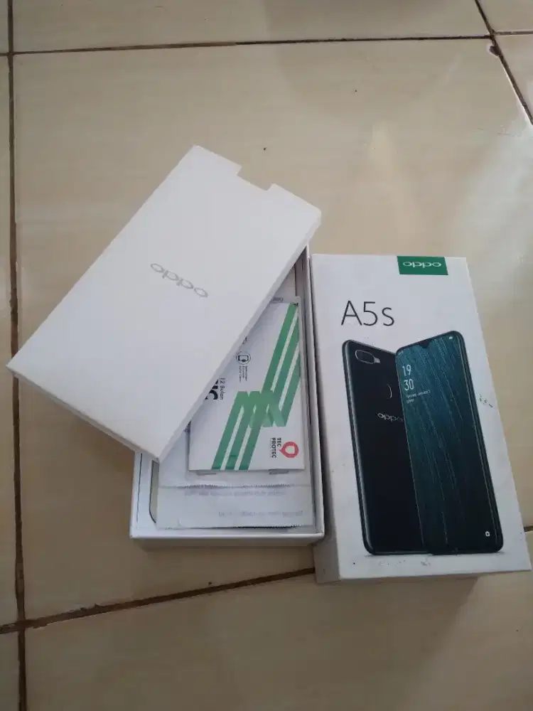 Dus hp oppo A5s komplit masih bagus