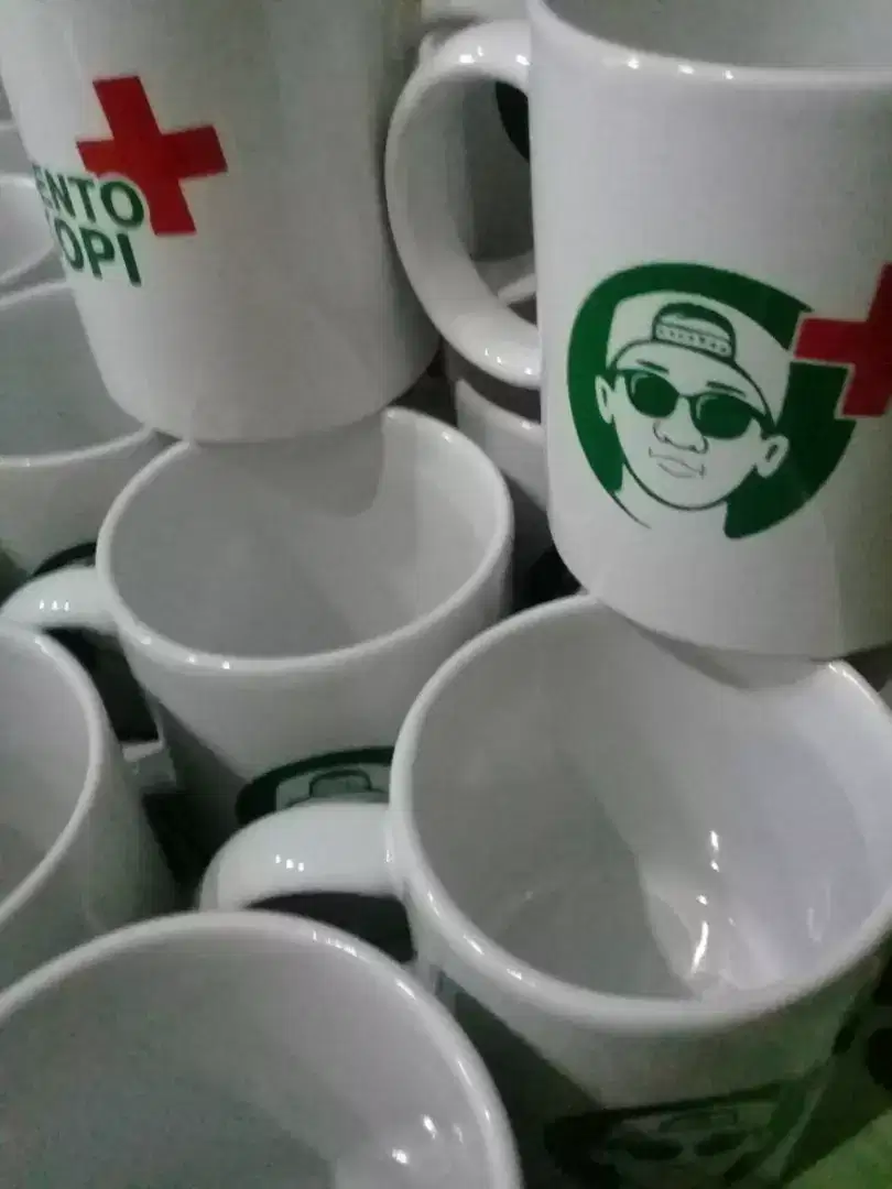 Souvenir mug putih bonus sablon 1 warna