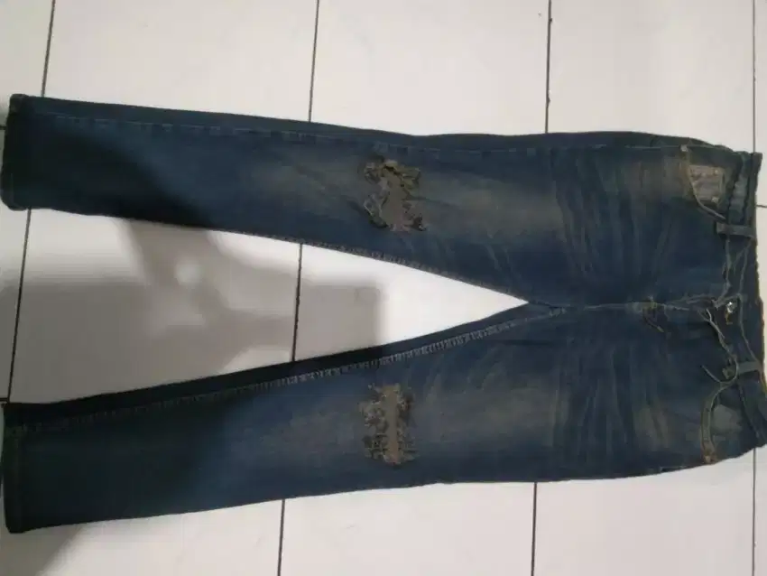 Celana jeans jumbo sobek lutut