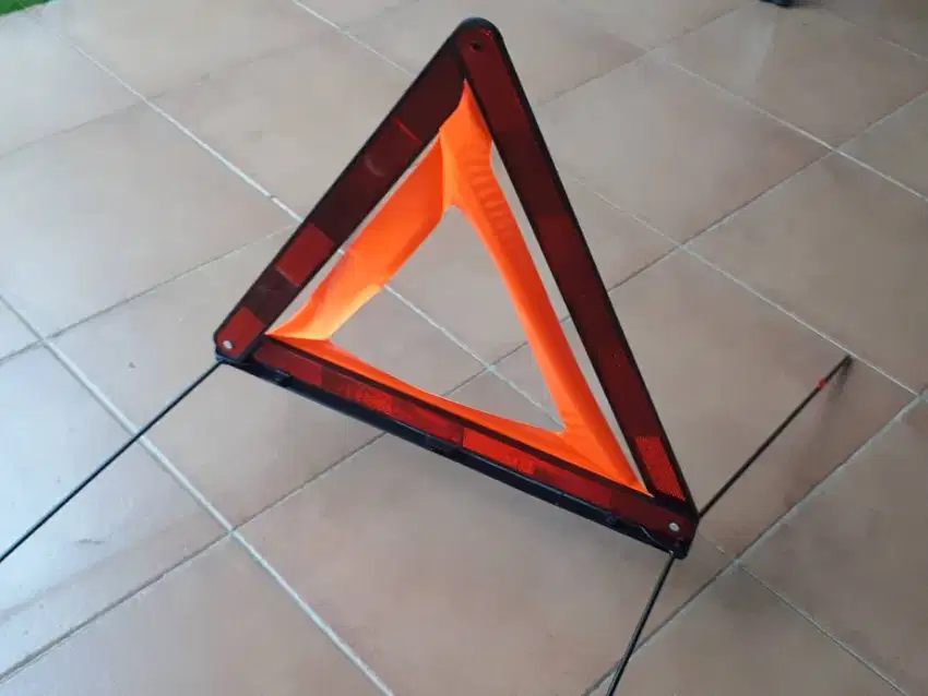 Segitiga Darurat Warning Triangle A-171-890-00-97 Mercedes Benz M-ML-G
