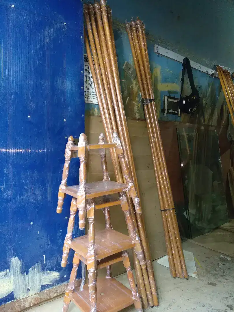 Yuk .TIANG BENDERA DALAM RUANG/PATAKA