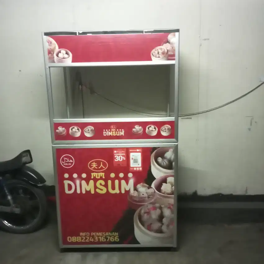 Bismilah..Di jual gerobak  portable ( pakai  4 roda)