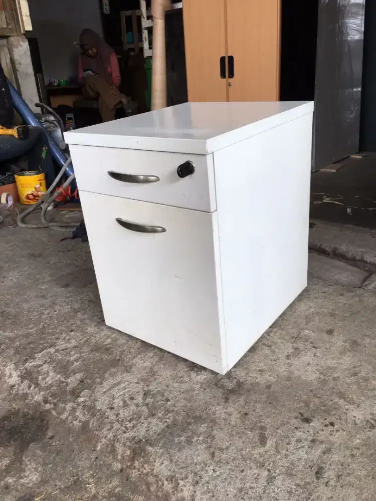 Laci laci laci dorong 2 pintu