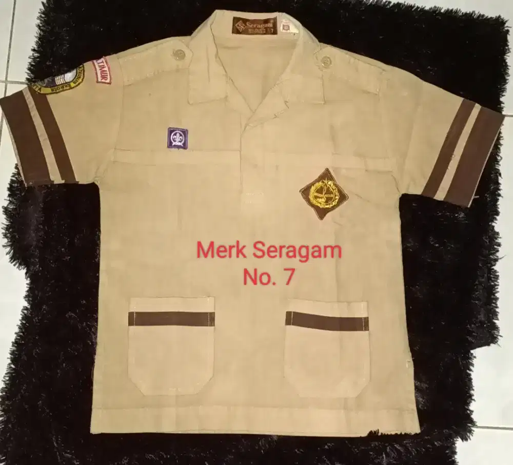 Baju Dan celana pramuka