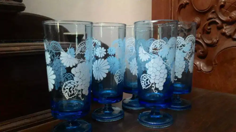 5 Gelas Berkaki Antik