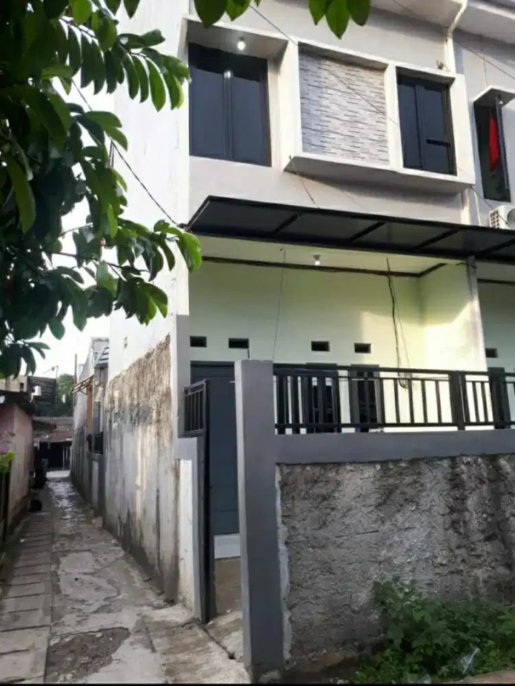 Dikontrakkan rumah mungil 2lantai