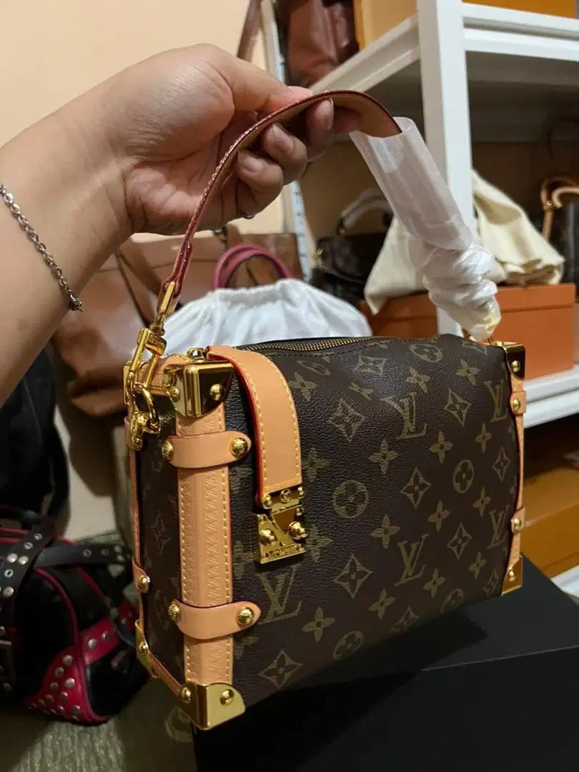 Lv soft trunk monogram