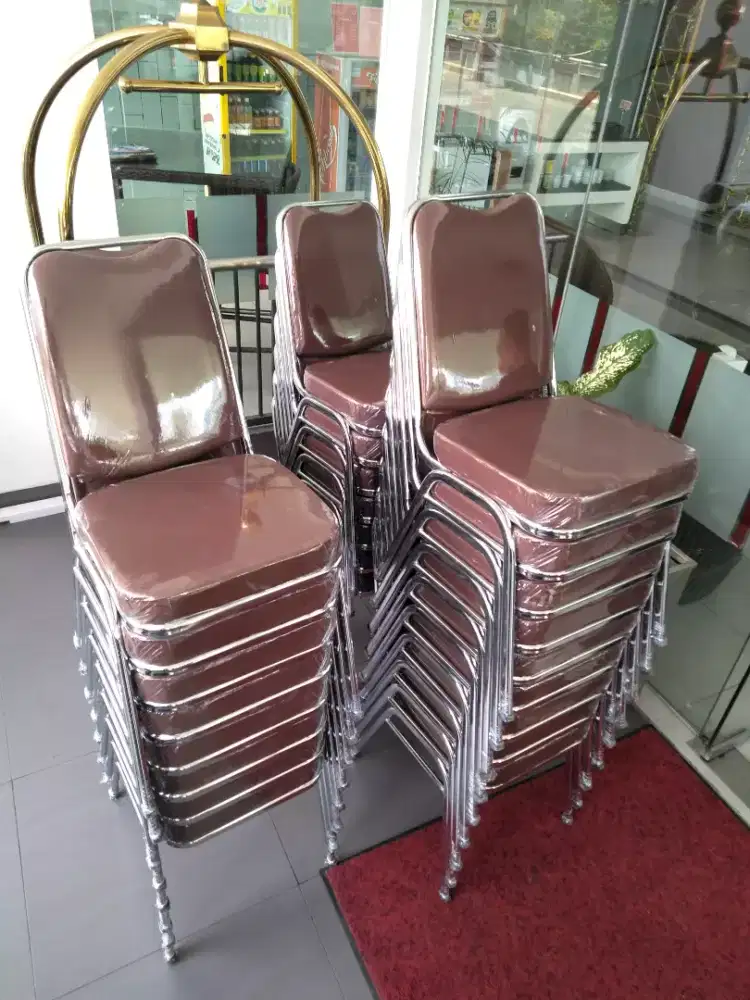 kursi susun replika futura berkualitas