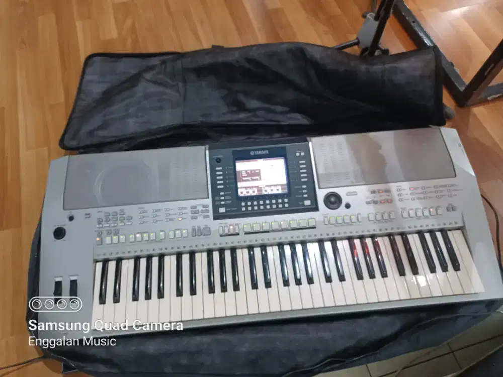 YAMAHA PSR S 710