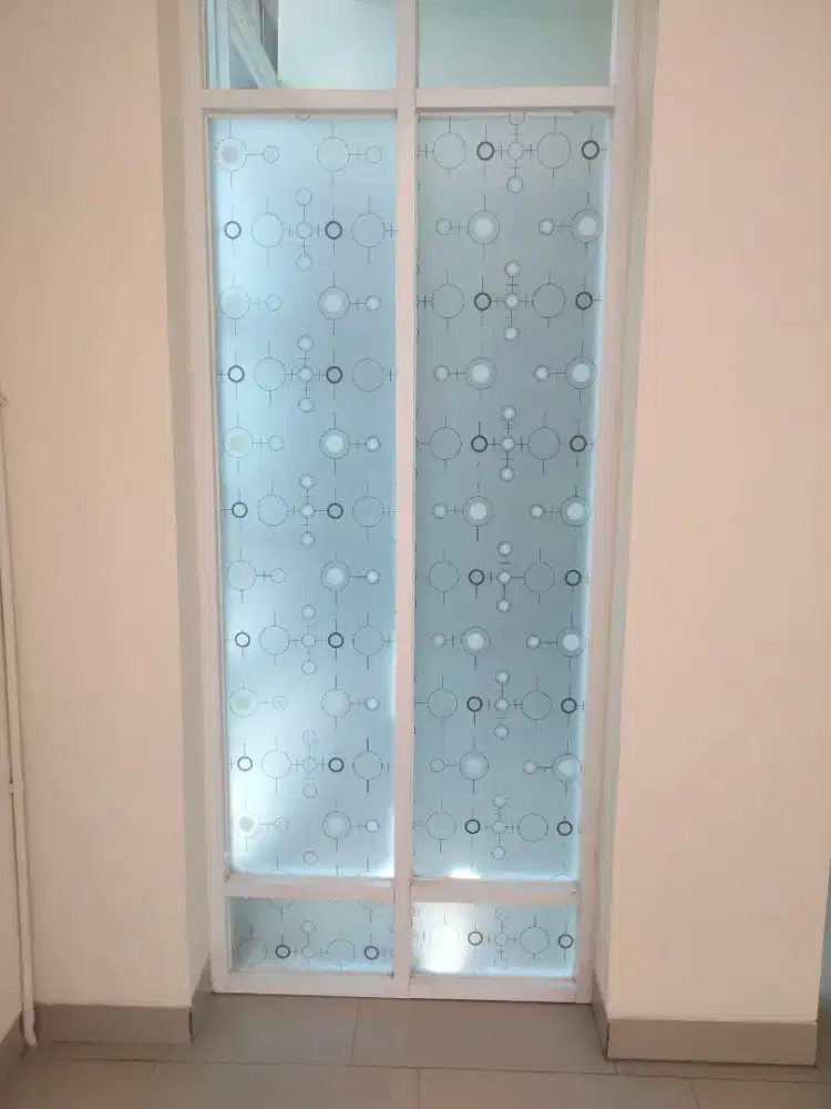 Kaca film dan sticker kaca es sunblast buram