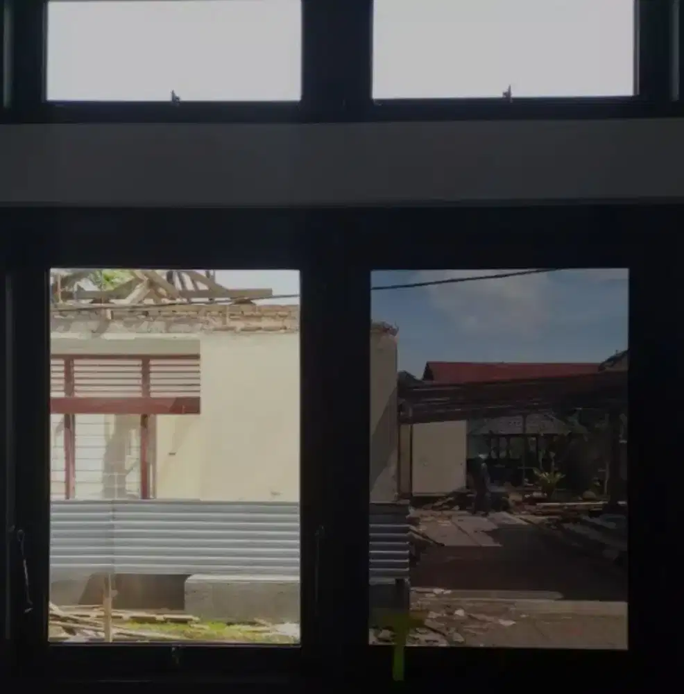 Ciptakan suasana sejak dengan pasang kaca film ada sticker sandblast