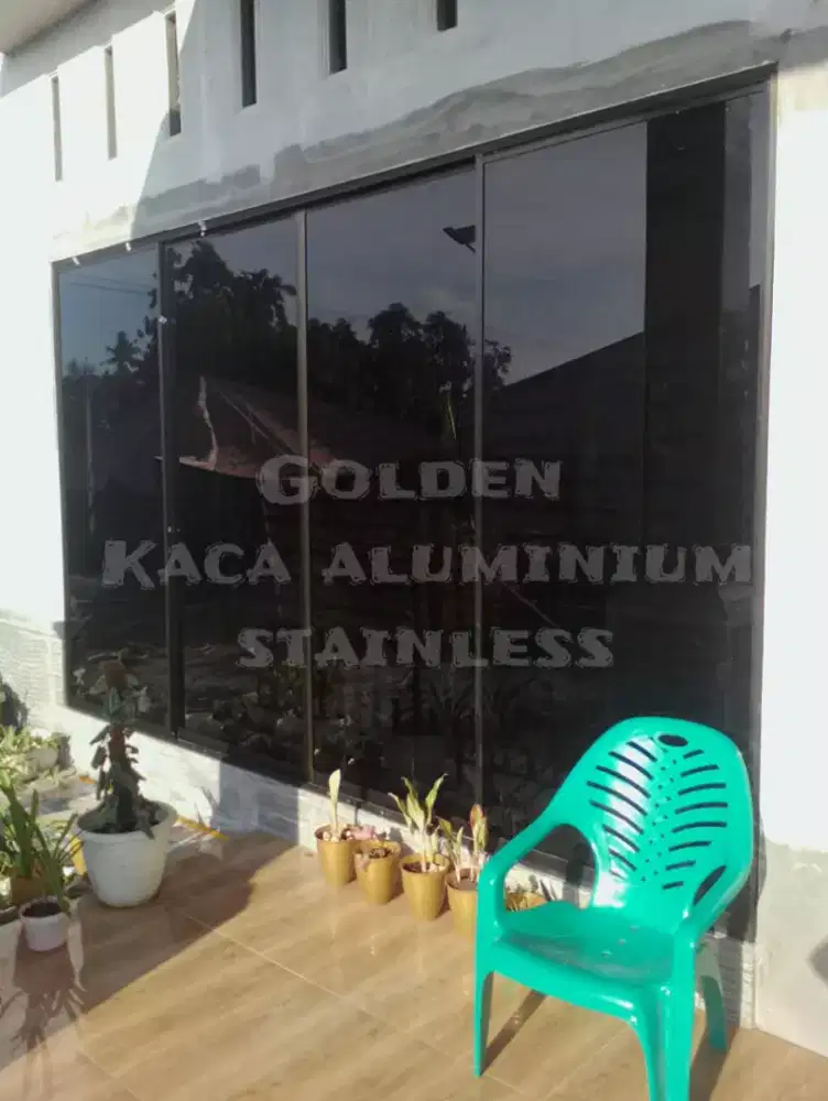 Kaca alumunium dan stainless