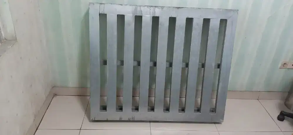 Pallet besi / pallet galvanis / pallet baja / pallet carbon steel