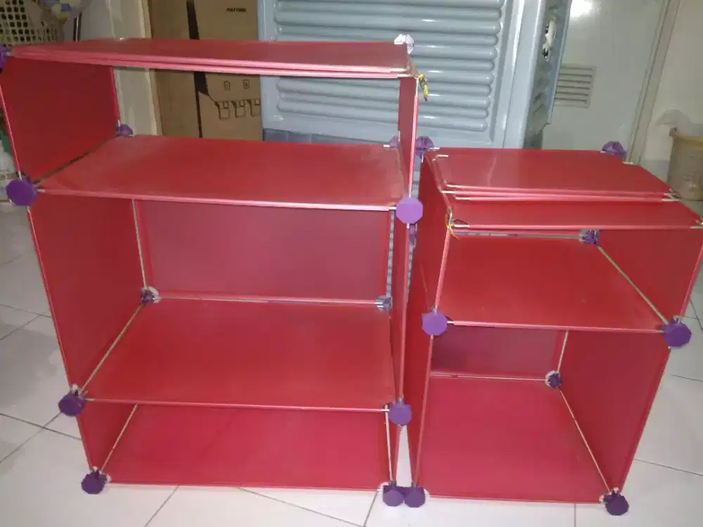rak plastik warna merah