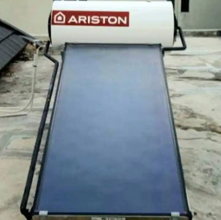 Ariston Solar Water Heater DR 2 Kapasitas 150 liter